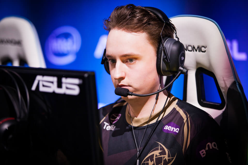 CS:GO Oyununda Nasıl Profesyonel Olunur